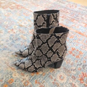 Jeffrey Campbell Women's 8 Raven Snakeskin Heeled Booties Leather Gray Black